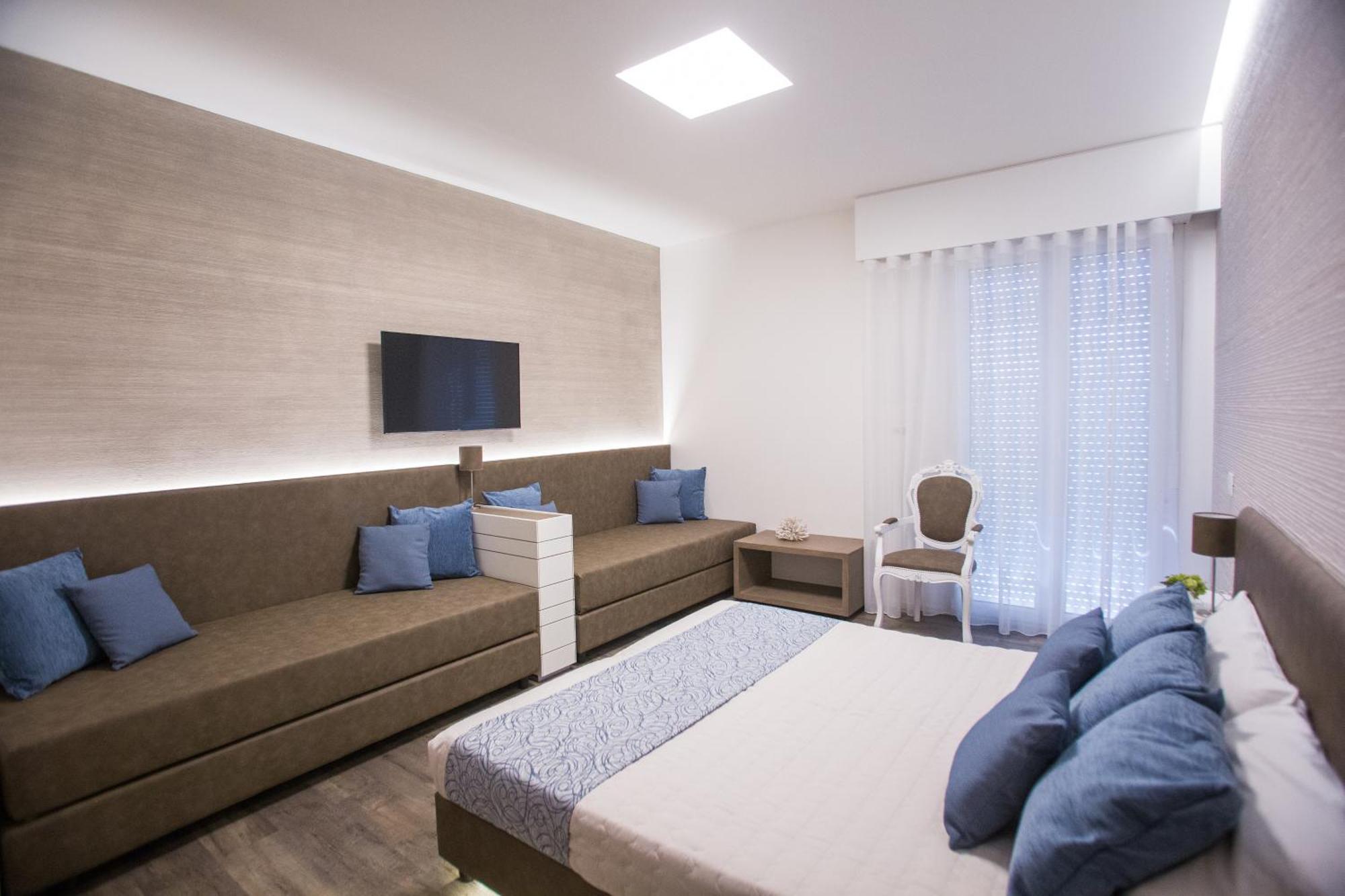 Hotel Liberty Beach - Parking & Beach Included Riccione Exterior foto
