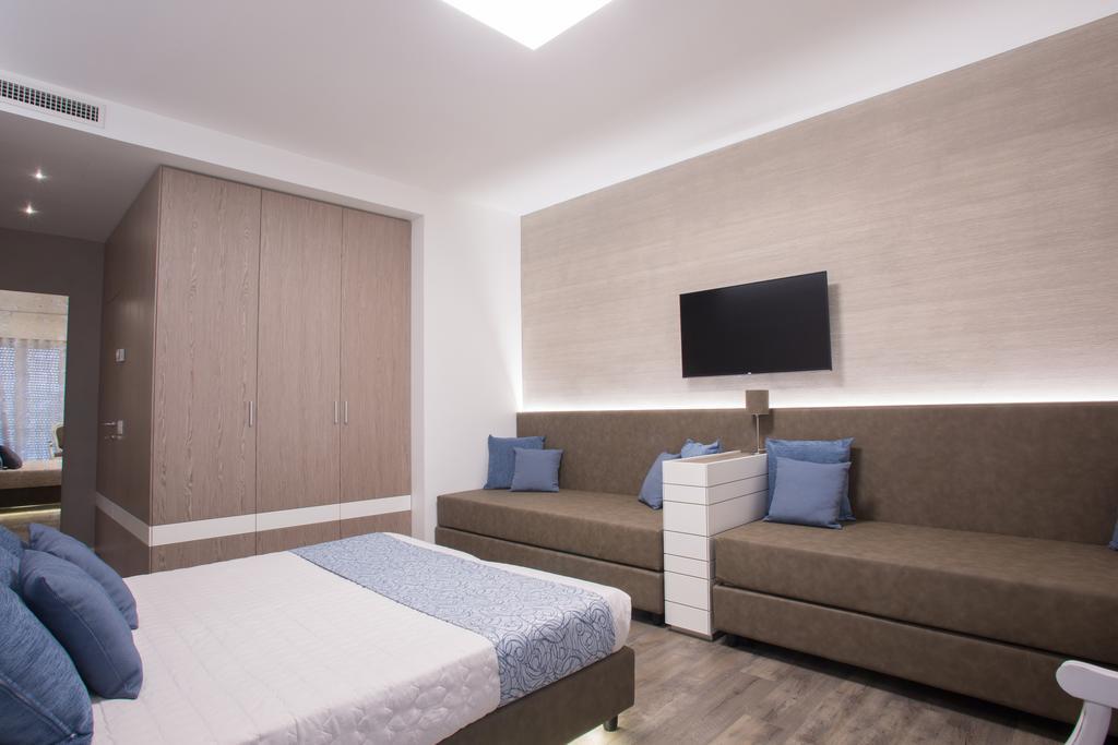 Hotel Liberty Beach - Parking & Beach Included Riccione Zimmer foto