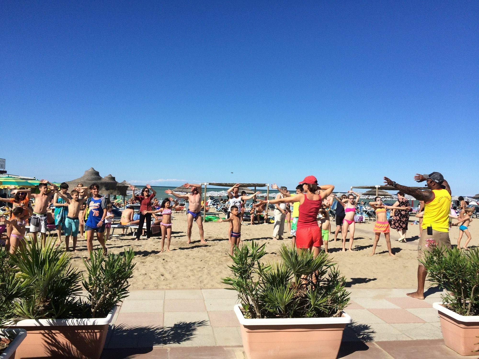 Hotel Liberty Beach - Parking & Beach Included Riccione Exterior foto